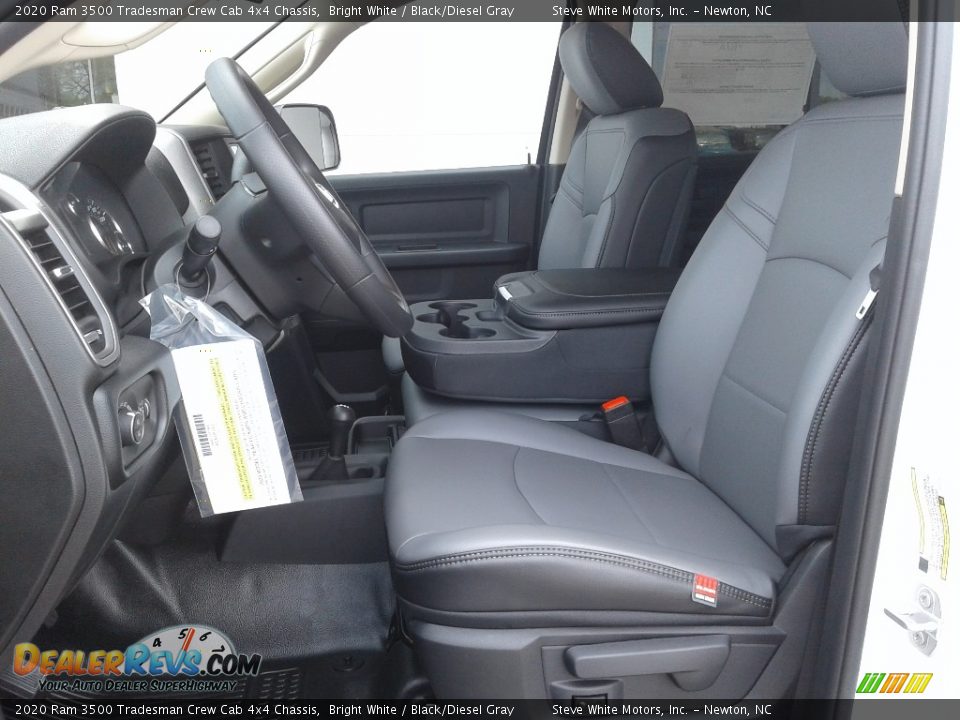 2020 Ram 3500 Tradesman Crew Cab 4x4 Chassis Bright White / Black/Diesel Gray Photo #10