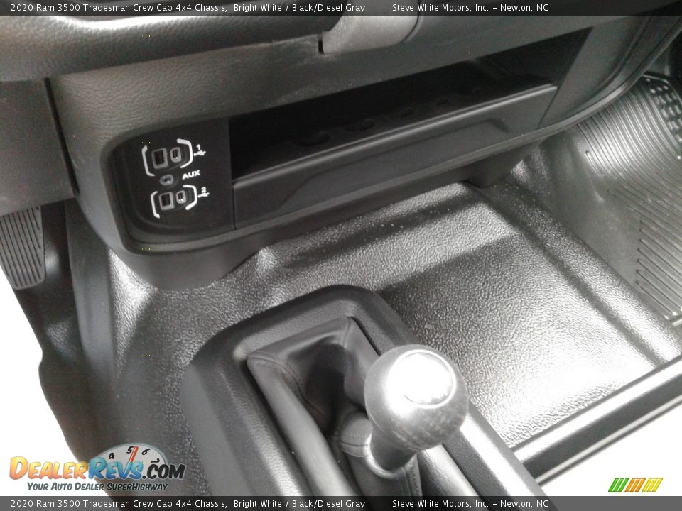 2020 Ram 3500 Tradesman Crew Cab 4x4 Chassis Bright White / Black/Diesel Gray Photo #23
