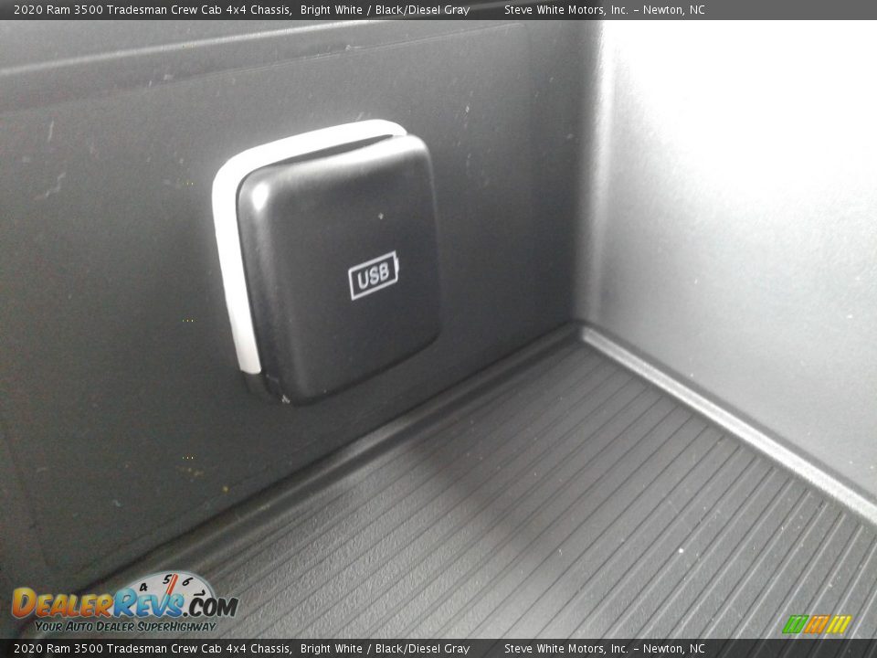 2020 Ram 3500 Tradesman Crew Cab 4x4 Chassis Bright White / Black/Diesel Gray Photo #24