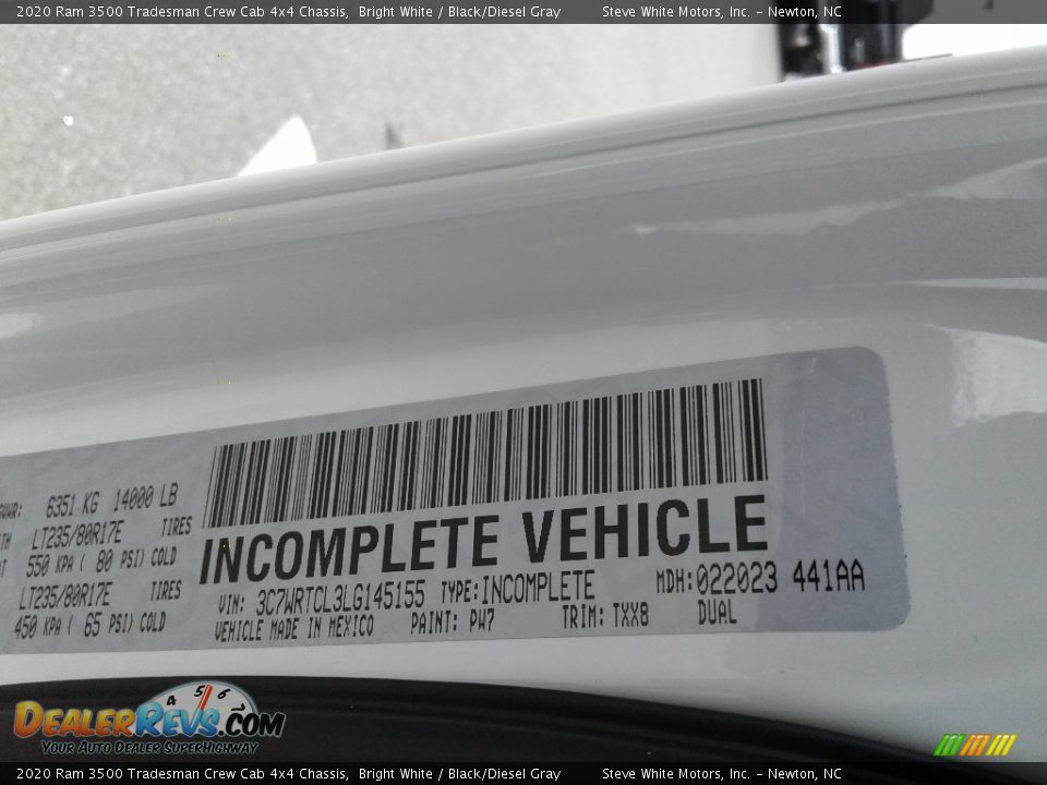 2020 Ram 3500 Tradesman Crew Cab 4x4 Chassis Bright White / Black/Diesel Gray Photo #27