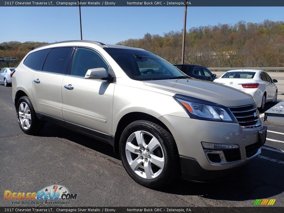 2017 Chevrolet Traverse LT Champagne Silver Metallic / Ebony Photo #4