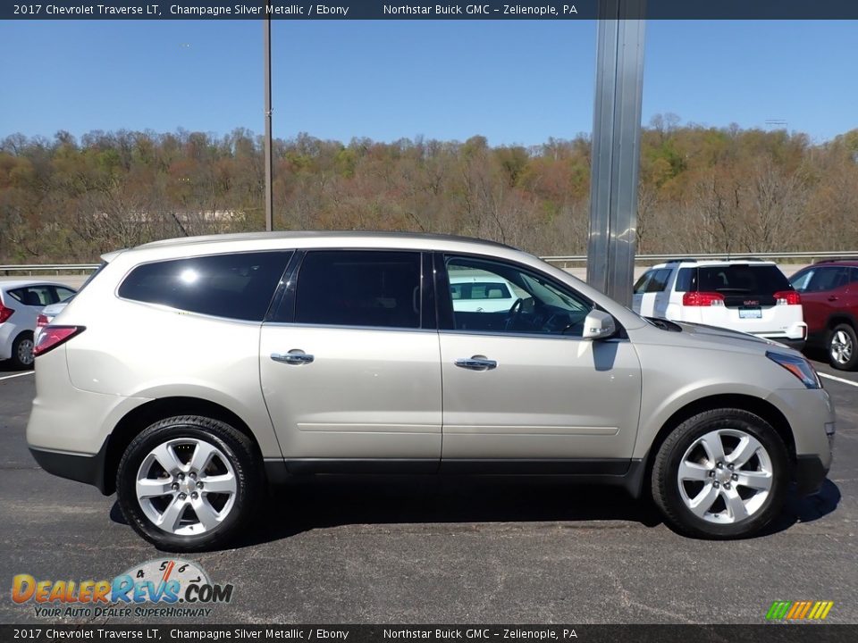 2017 Chevrolet Traverse LT Champagne Silver Metallic / Ebony Photo #5