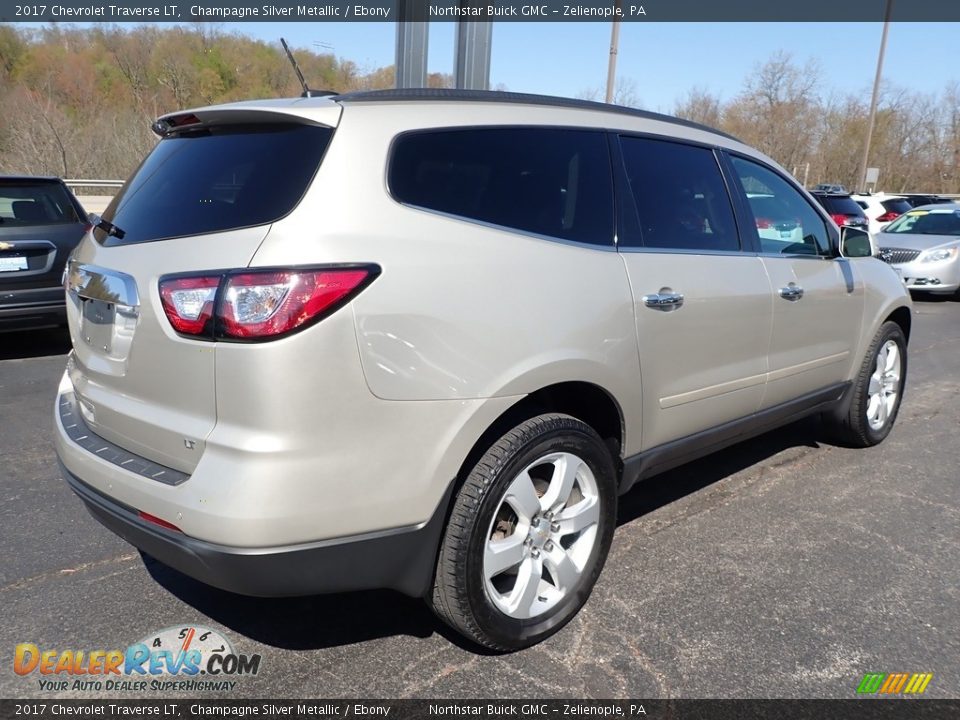 2017 Chevrolet Traverse LT Champagne Silver Metallic / Ebony Photo #9