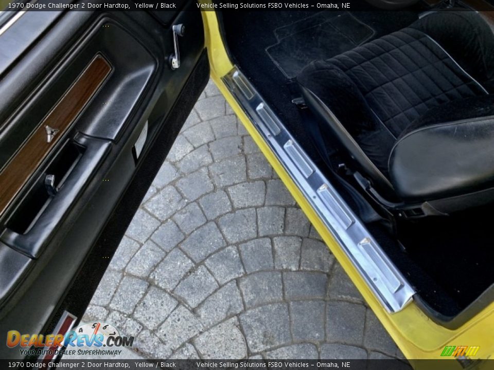 1970 Dodge Challenger 2 Door Hardtop Yellow / Black Photo #16