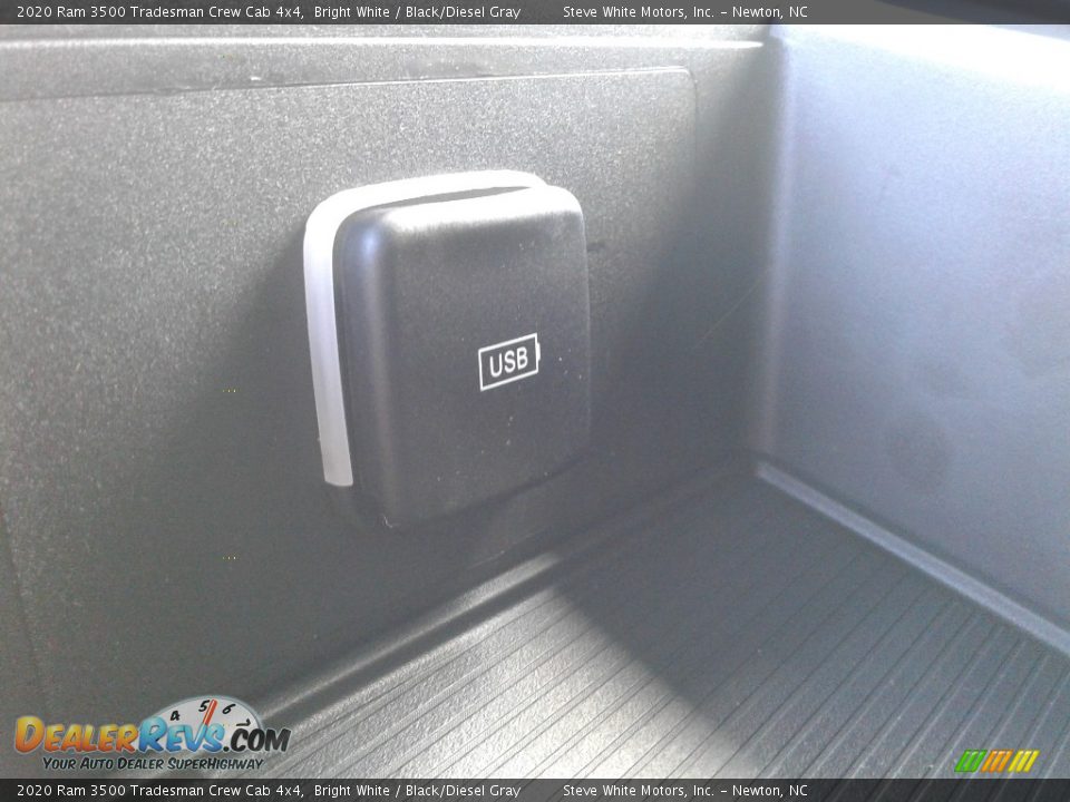 2020 Ram 3500 Tradesman Crew Cab 4x4 Bright White / Black/Diesel Gray Photo #24