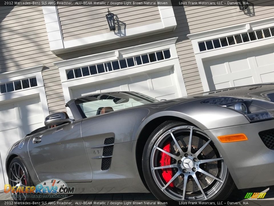 2012 Mercedes-Benz SLS AMG Roadster ALU-BEAM Metallic / designo Light Brown Natural Woven Photo #20