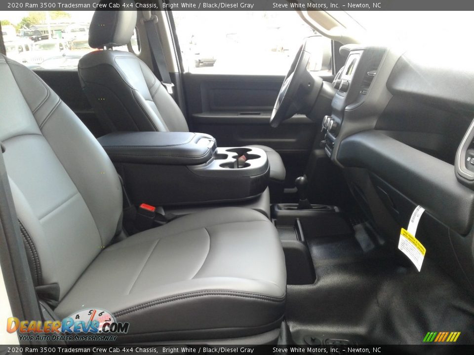 2020 Ram 3500 Tradesman Crew Cab 4x4 Chassis Bright White / Black/Diesel Gray Photo #14