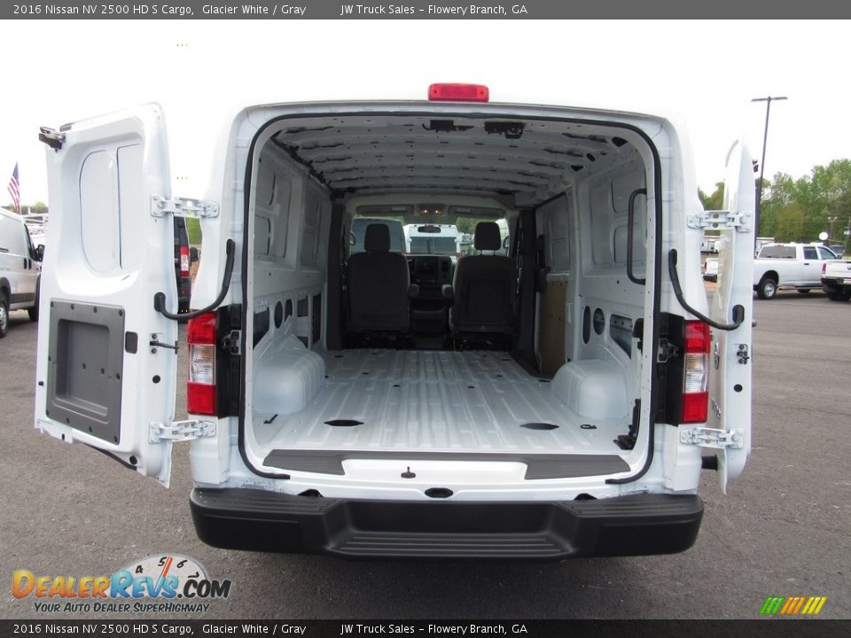 2016 Nissan NV 2500 HD S Cargo Trunk Photo #11