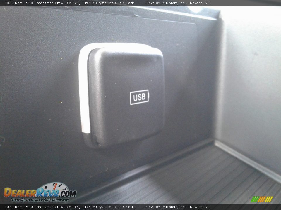 2020 Ram 3500 Tradesman Crew Cab 4x4 Granite Crystal Metallic / Black Photo #26