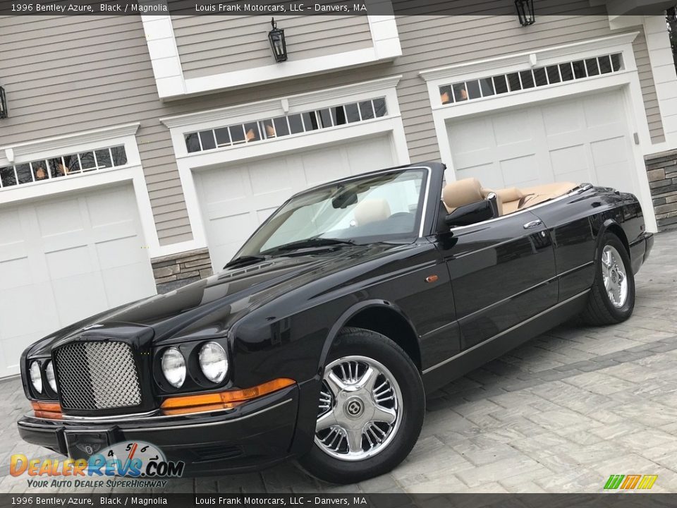Front 3/4 View of 1996 Bentley Azure  Photo #2