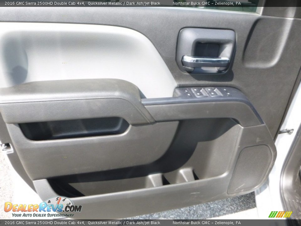 Door Panel of 2016 GMC Sierra 2500HD Double Cab 4x4 Photo #13