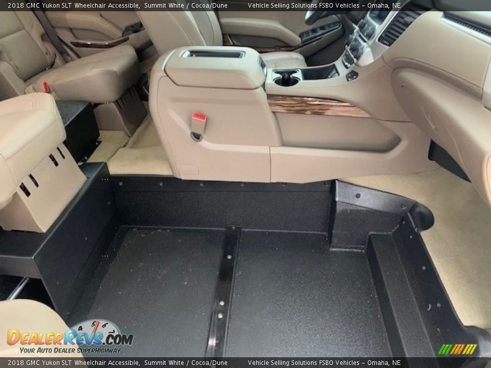 Cocoa/Dune Interior - 2018 GMC Yukon SLT Wheelchair Accessible Photo #5