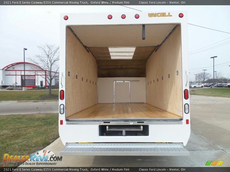 2021 Ford E Series Cutaway E350 Commercial Moving Truck Trunk Photo #9