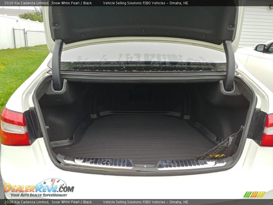 2016 Kia Cadenza Limited Trunk Photo #9