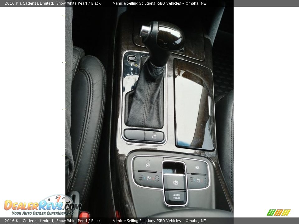 2016 Kia Cadenza Limited Shifter Photo #10