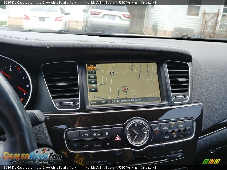 Controls of 2016 Kia Cadenza Limited Photo #11