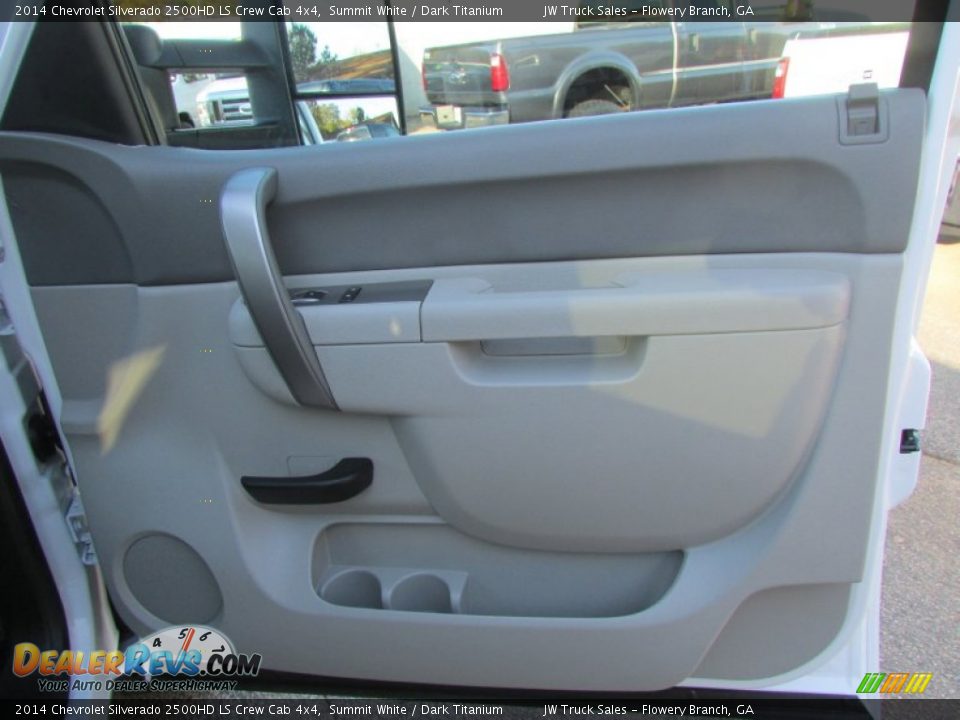 Door Panel of 2014 Chevrolet Silverado 2500HD LS Crew Cab 4x4 Photo #13