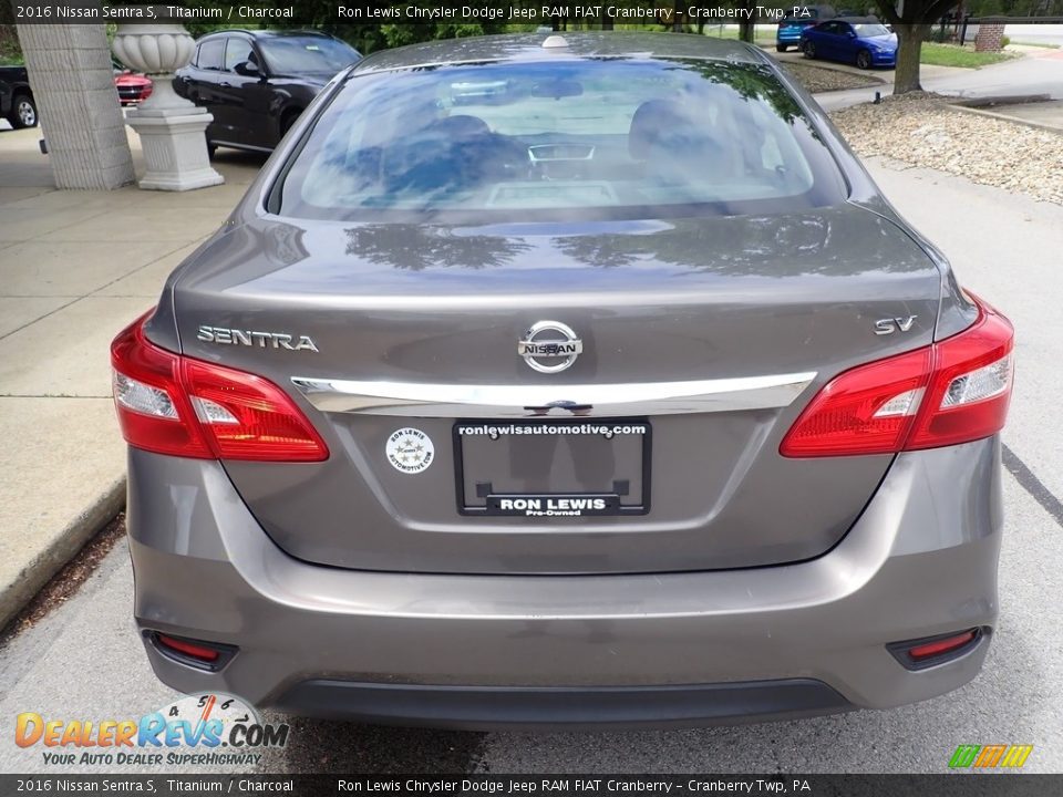 2016 Nissan Sentra S Titanium / Charcoal Photo #8