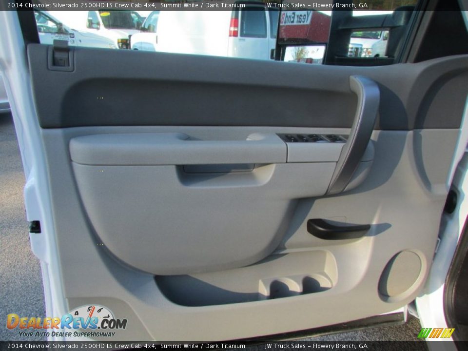 Door Panel of 2014 Chevrolet Silverado 2500HD LS Crew Cab 4x4 Photo #30