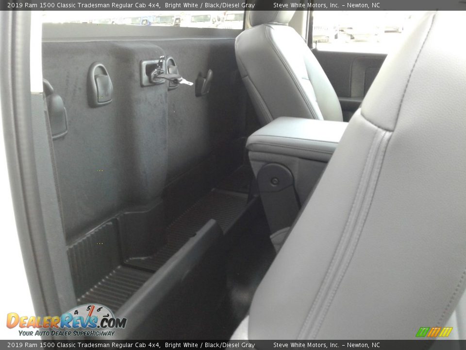 2019 Ram 1500 Classic Tradesman Regular Cab 4x4 Bright White / Black/Diesel Gray Photo #14