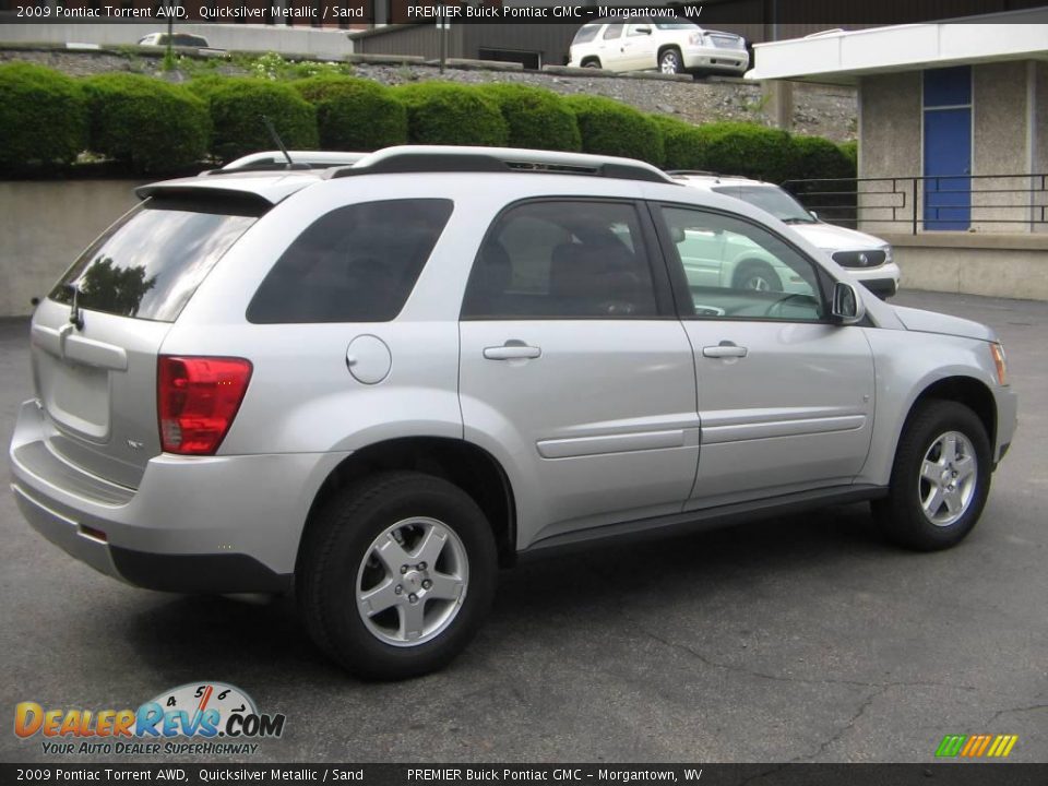 2009 Pontiac Torrent AWD Quicksilver Metallic / Sand Photo #4