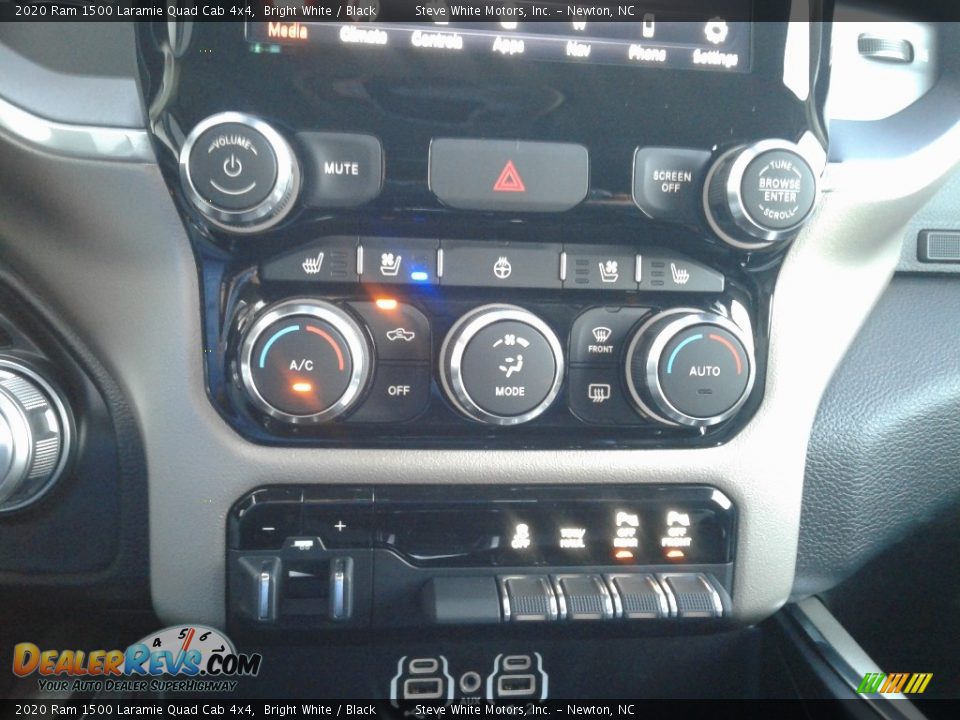 2020 Ram 1500 Laramie Quad Cab 4x4 Bright White / Black Photo #31