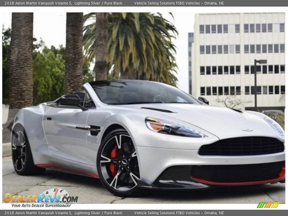 Front 3/4 View of 2018 Aston Martin Vanquish Volante S Photo #5