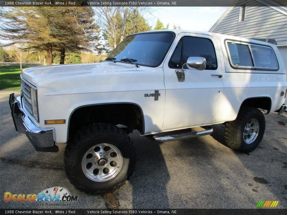 1988 Chevrolet Blazer 4x4 White / Red Photo #1