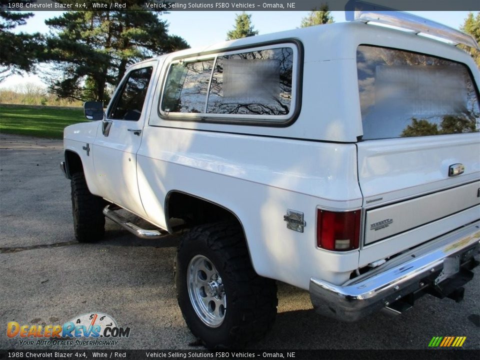 1988 Chevrolet Blazer 4x4 White / Red Photo #13