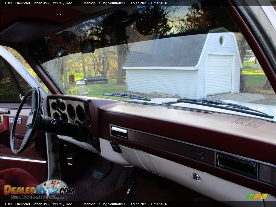 1988 Chevrolet Blazer 4x4 White / Red Photo #18