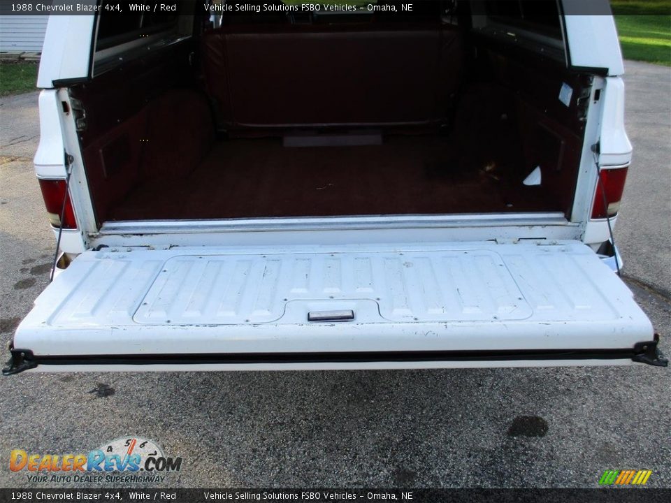 1988 Chevrolet Blazer 4x4 White / Red Photo #25