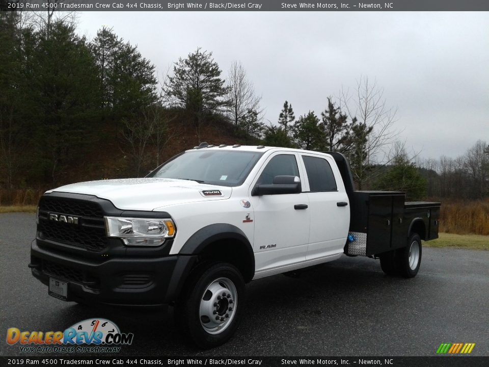 2019 Ram 4500 Tradesman Crew Cab 4x4 Chassis Bright White / Black/Diesel Gray Photo #2