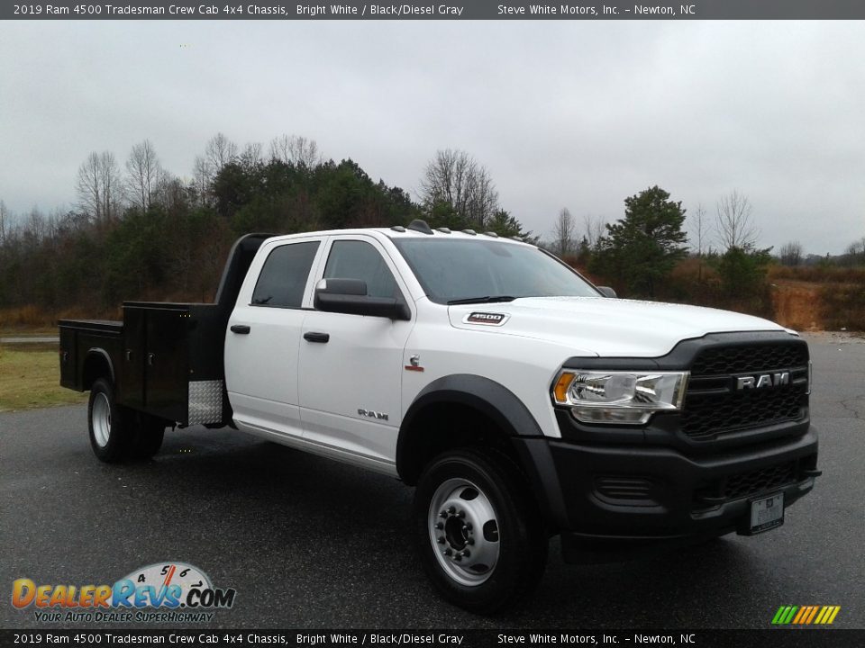 2019 Ram 4500 Tradesman Crew Cab 4x4 Chassis Bright White / Black/Diesel Gray Photo #4