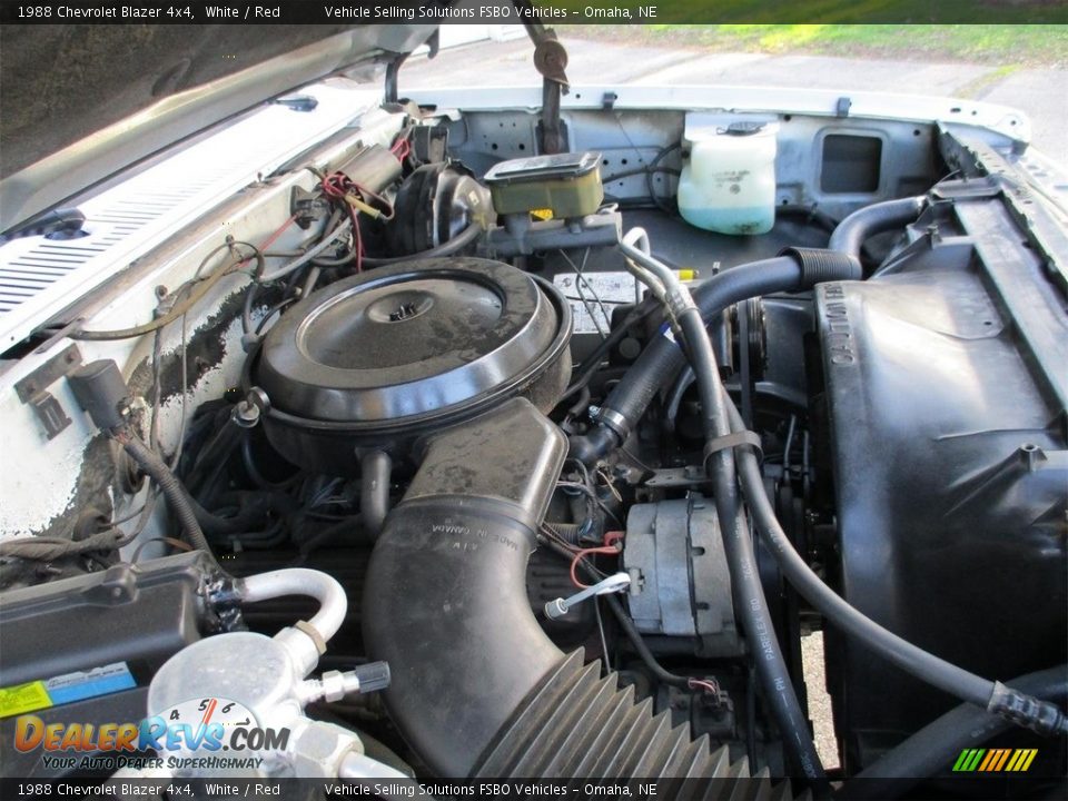 1988 Chevrolet Blazer 4x4 White / Red Photo #32