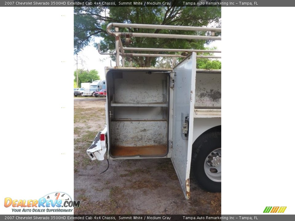 2007 Chevrolet Silverado 3500HD Extended Cab 4x4 Chassis Summit White / Medium Gray Photo #17