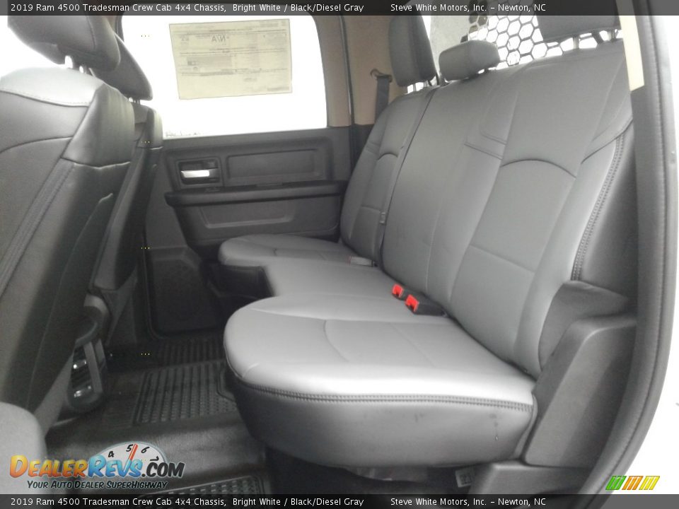 2019 Ram 4500 Tradesman Crew Cab 4x4 Chassis Bright White / Black/Diesel Gray Photo #25