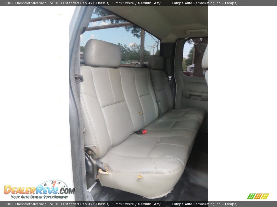 2007 Chevrolet Silverado 3500HD Extended Cab 4x4 Chassis Summit White / Medium Gray Photo #30