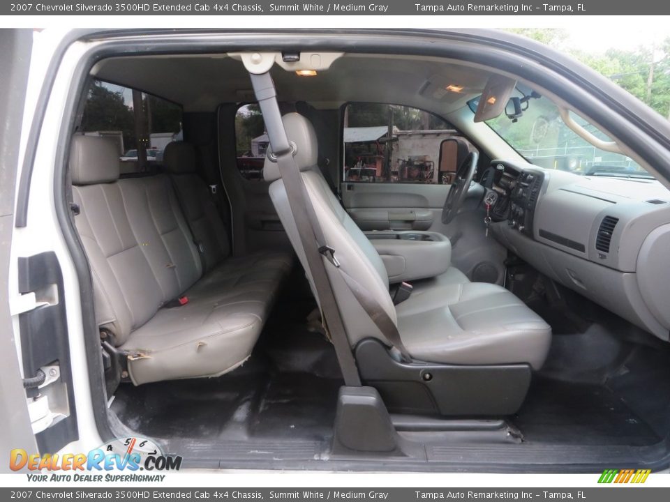 2007 Chevrolet Silverado 3500HD Extended Cab 4x4 Chassis Summit White / Medium Gray Photo #31