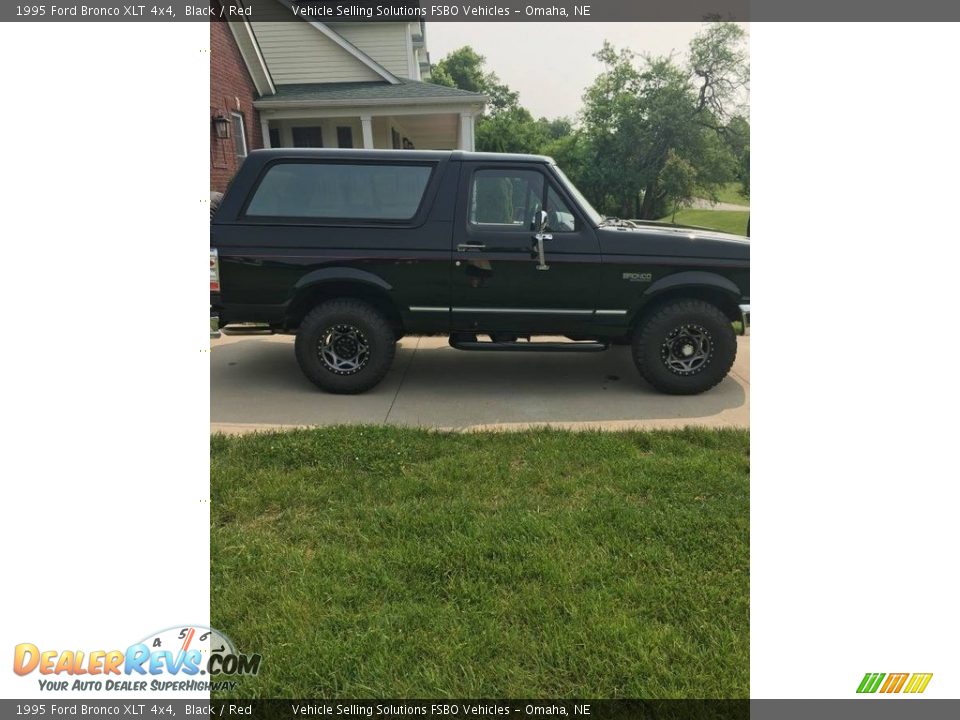 1995 Ford Bronco XLT 4x4 Black / Red Photo #1