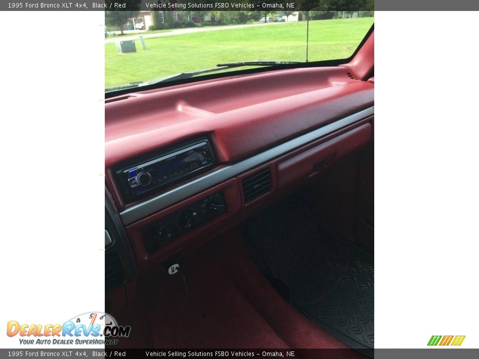 1995 Ford Bronco XLT 4x4 Black / Red Photo #5