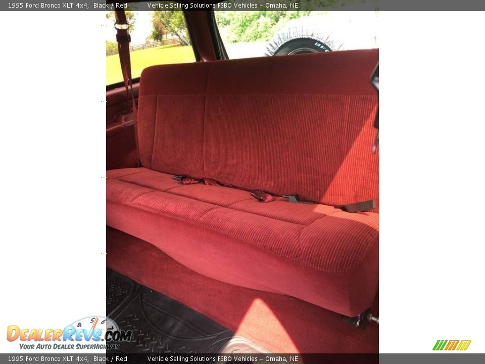 Rear Seat of 1995 Ford Bronco XLT 4x4 Photo #11