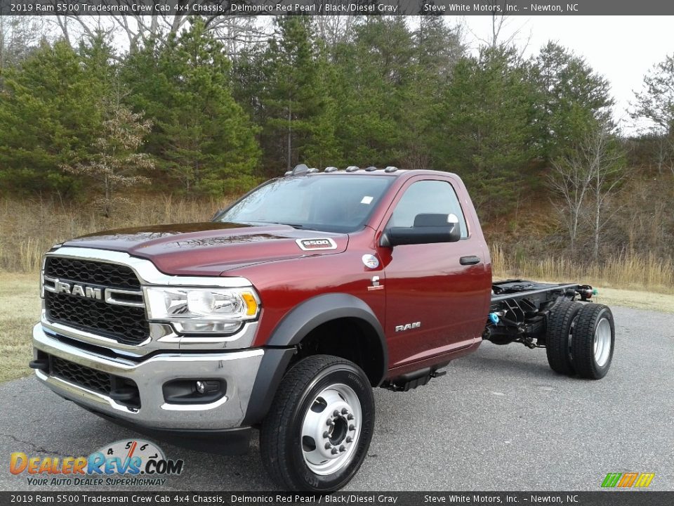 Front 3/4 View of 2019 Ram 5500 Tradesman Crew Cab 4x4 Chassis Photo #2