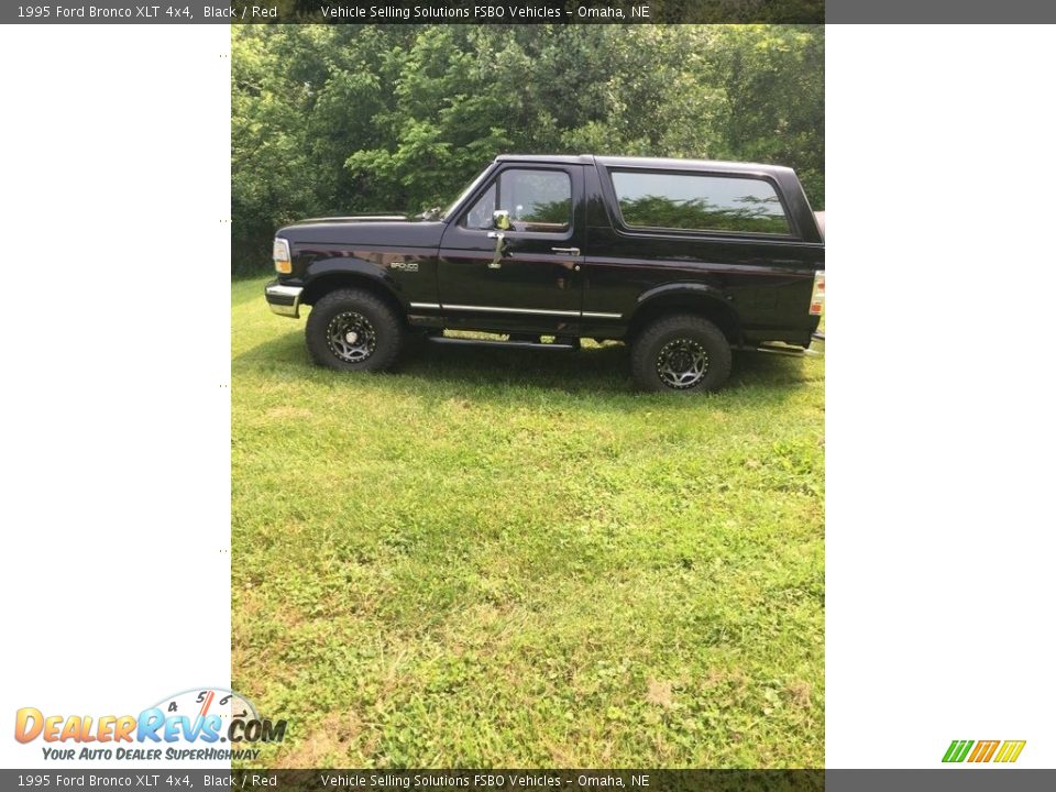 1995 Ford Bronco XLT 4x4 Black / Red Photo #17