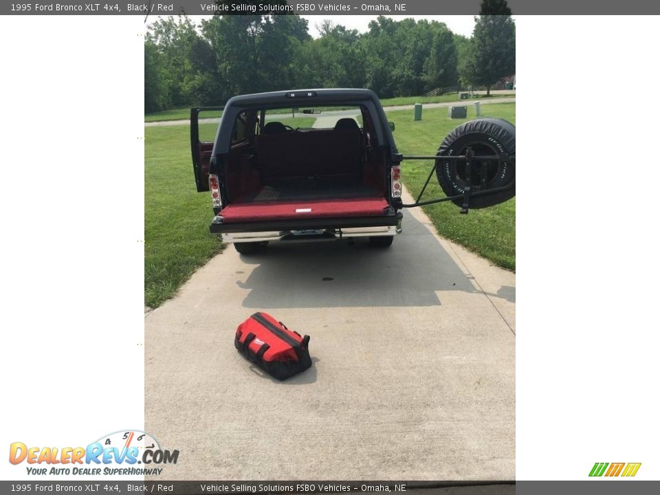 1995 Ford Bronco XLT 4x4 Trunk Photo #18