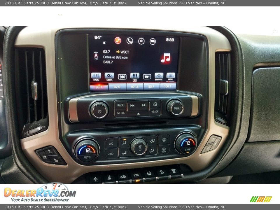 Controls of 2016 GMC Sierra 2500HD Denali Crew Cab 4x4 Photo #13