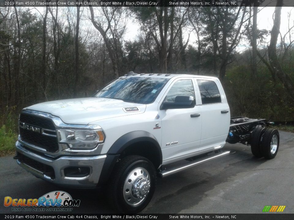 2019 Ram 4500 Tradesman Crew Cab 4x4 Chassis Bright White / Black/Diesel Gray Photo #2