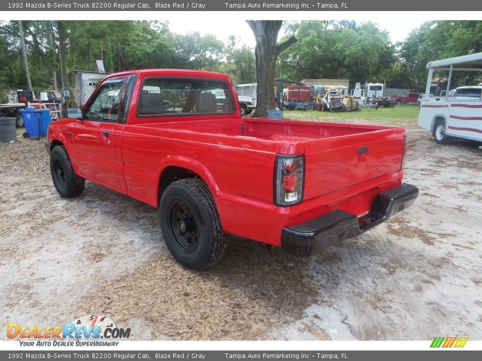 1992 Mazda B-Series Truck B2200 Regular Cab Blaze Red / Gray Photo #6