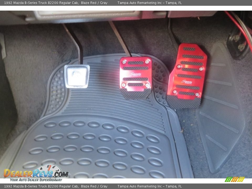 1992 Mazda B-Series Truck B2200 Regular Cab Blaze Red / Gray Photo #22