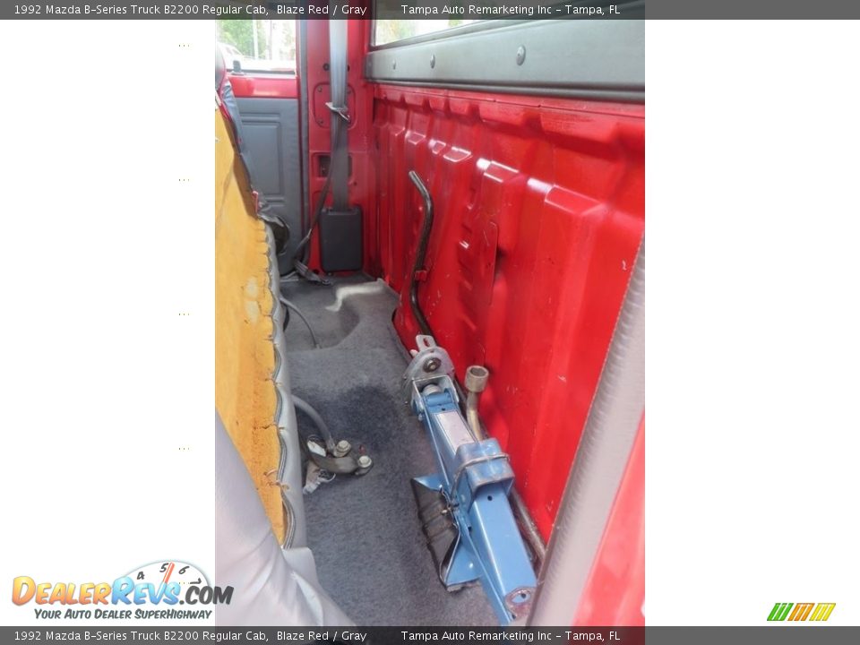 1992 Mazda B-Series Truck B2200 Regular Cab Blaze Red / Gray Photo #26