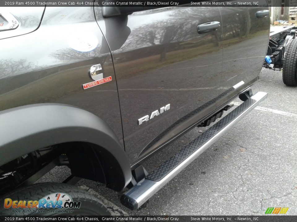 2019 Ram 4500 Tradesman Crew Cab 4x4 Chassis Granite Crystal Metallic / Black/Diesel Gray Photo #23